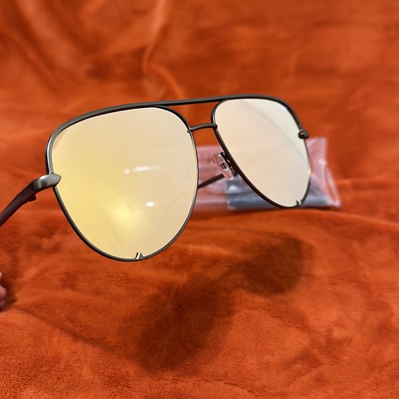 QUAY AUSTRALIA X DESI PERKINS - HIGH KEY - GOLD/ARMY GREEN - Picture 6 of 6